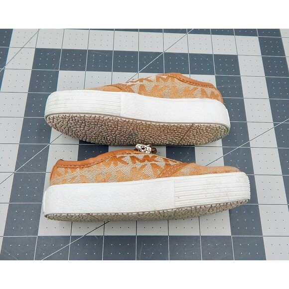 Michael Kors Logo Slip-On Tan Girls Sz 5 Toddler Loafer Zip Shoes Monogram Arrow - Picture 7 of 10